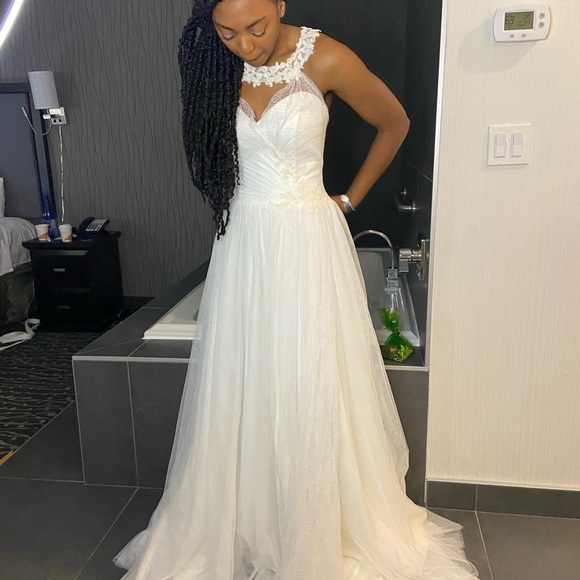 Alfred Angelo Ivory Bridal Gown - Picture 9 of 9